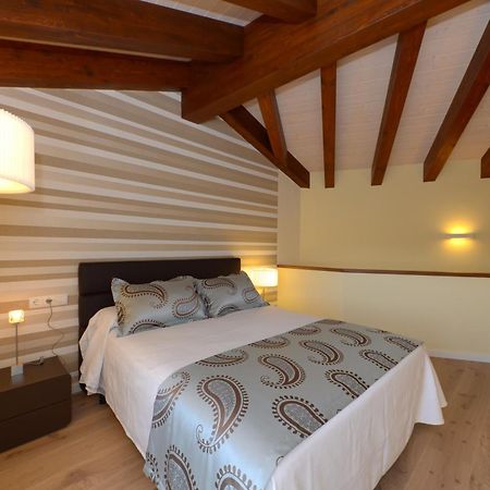 Apartamentos El Palacete De Аинса-Собрарбе Экстерьер фото