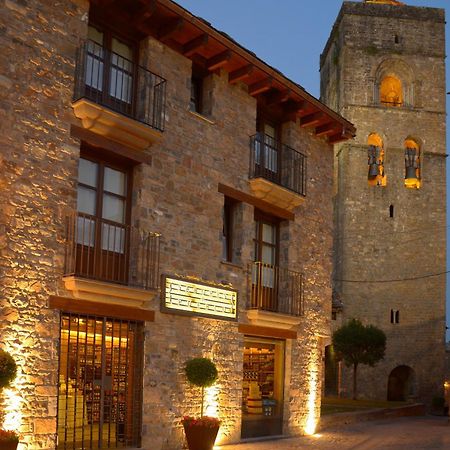 Apartamentos El Palacete De Аинса-Собрарбе Экстерьер фото