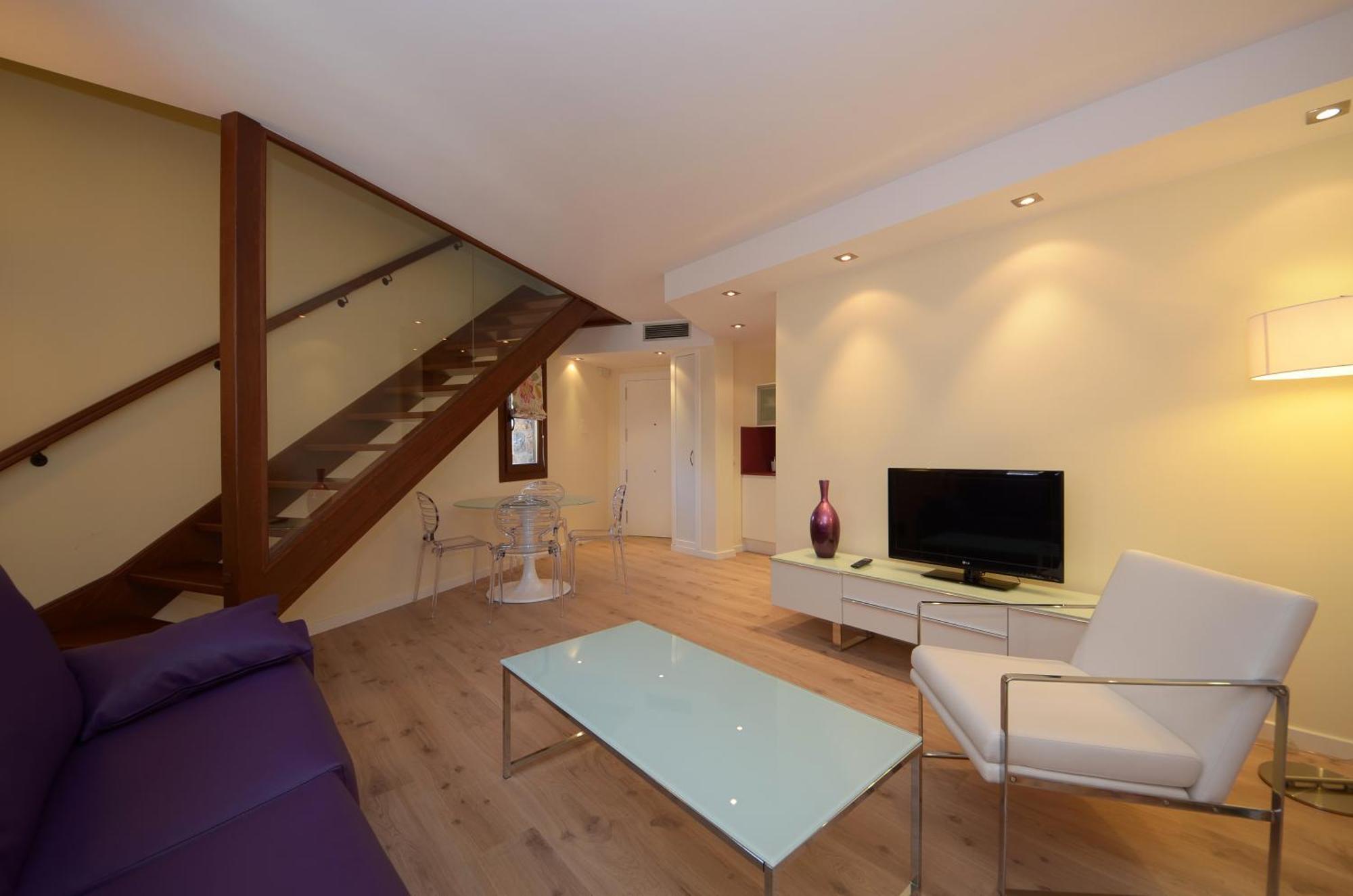 Apartamentos El Palacete De Аинса-Собрарбе Экстерьер фото