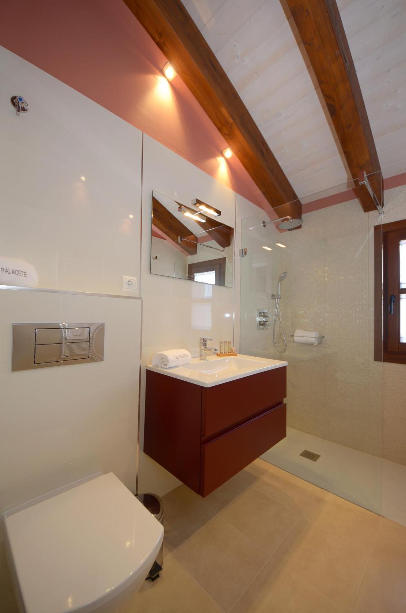 Apartamentos El Palacete De Аинса-Собрарбе Экстерьер фото