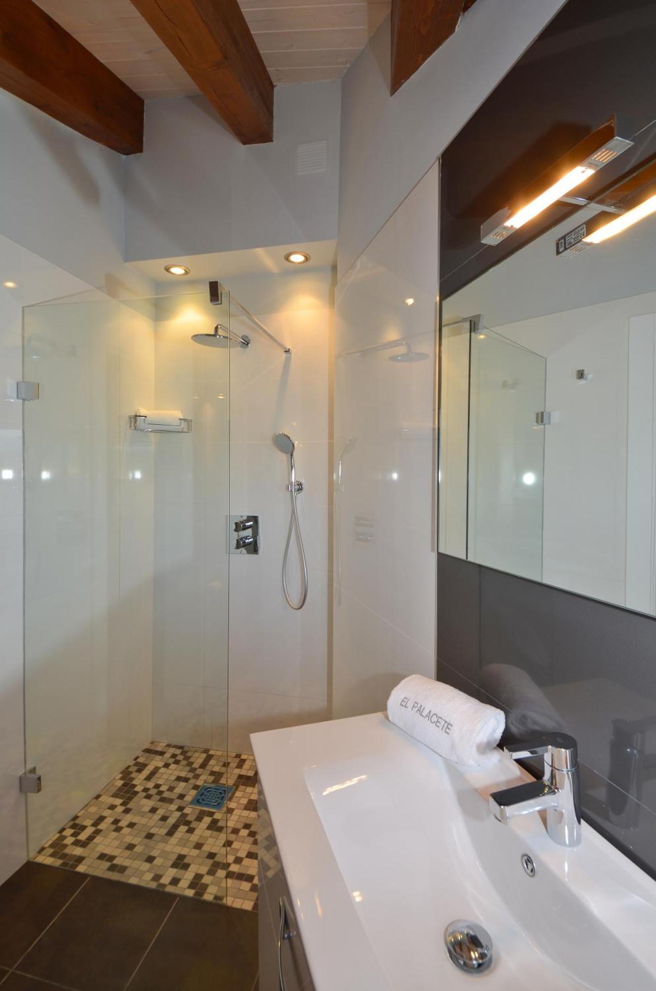Apartamentos El Palacete De Аинса-Собрарбе Экстерьер фото